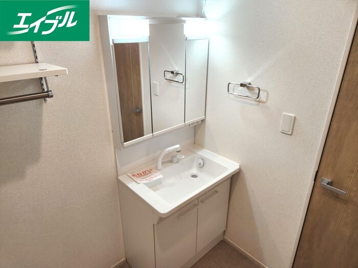 物件内観写真8　(洗面)