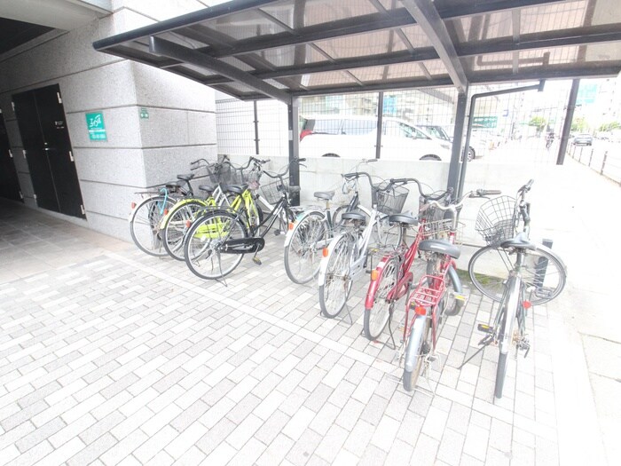 物件外観写真3　(駐輪場)