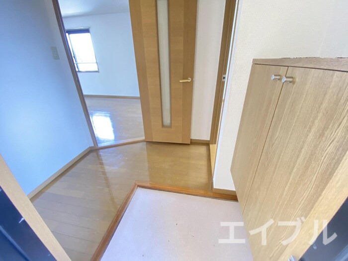物件内観写真13　(玄関)