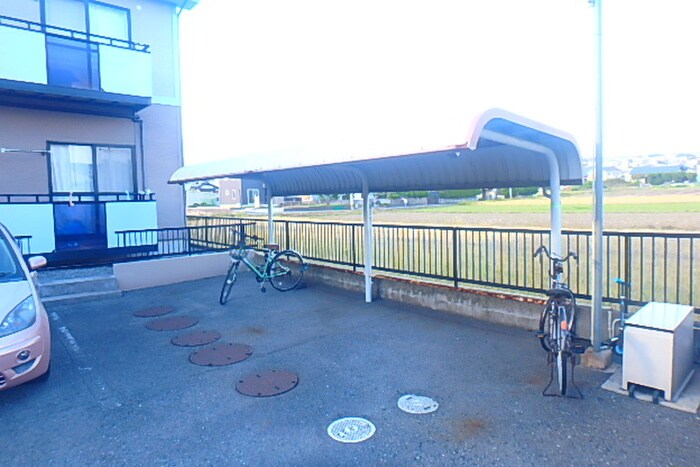 物件外観写真2　(駐輪場)