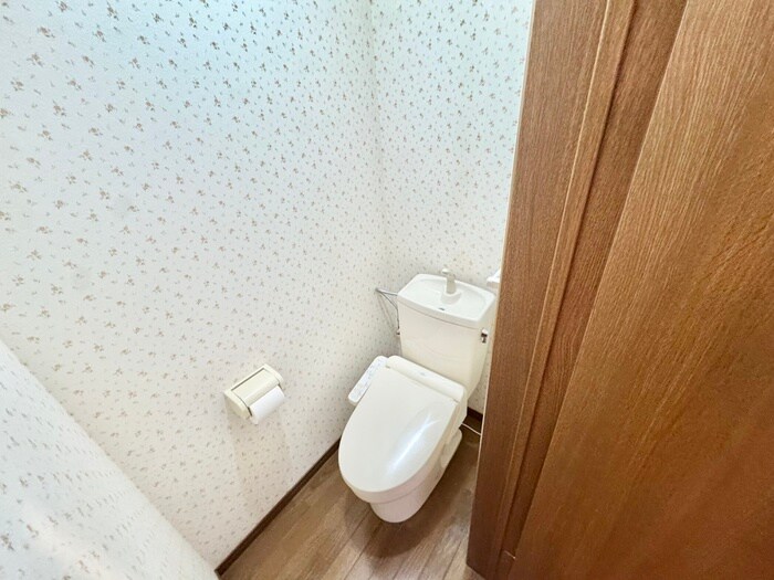 物件内観写真8　(トイレ)