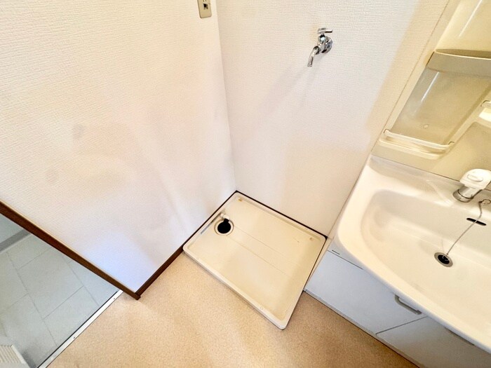 物件内観写真10　(洗濯機置場)