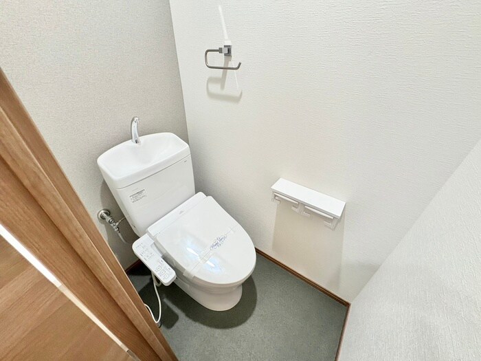 物件内観写真12　(トイレ)