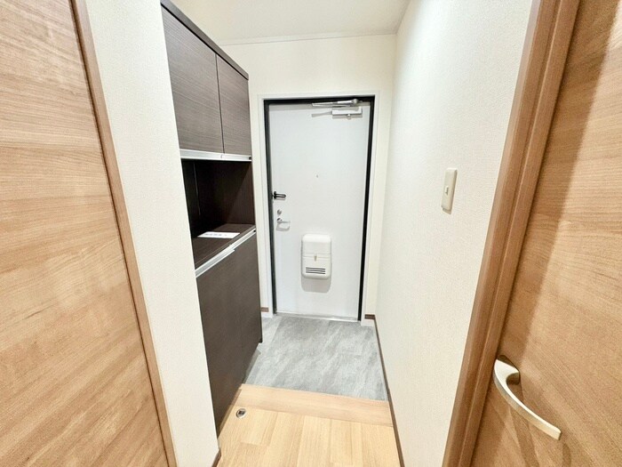 物件内観写真16　(玄関)