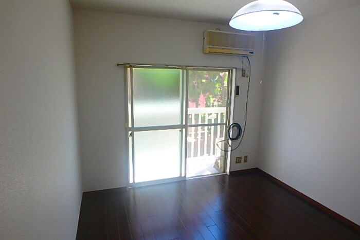 物件内観写真4　(居室)