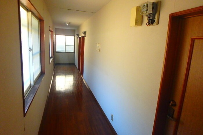 物件内観写真17　(廊下)