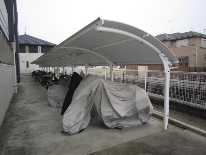 物件外観写真4　(駐輪場)