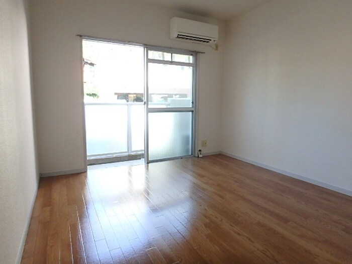 物件内観写真4　(居室)