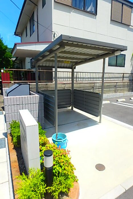 物件外観写真3　(駐輪場)