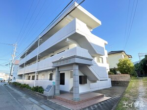 ホワイトベア－杉塚外観写真