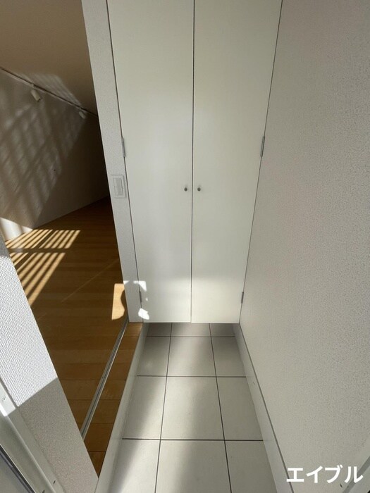 物件内観写真12　(玄関)