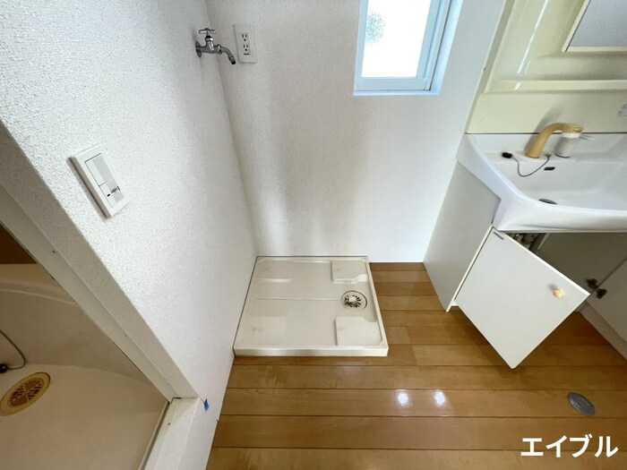 物件内観写真18　(洗濯機置場)