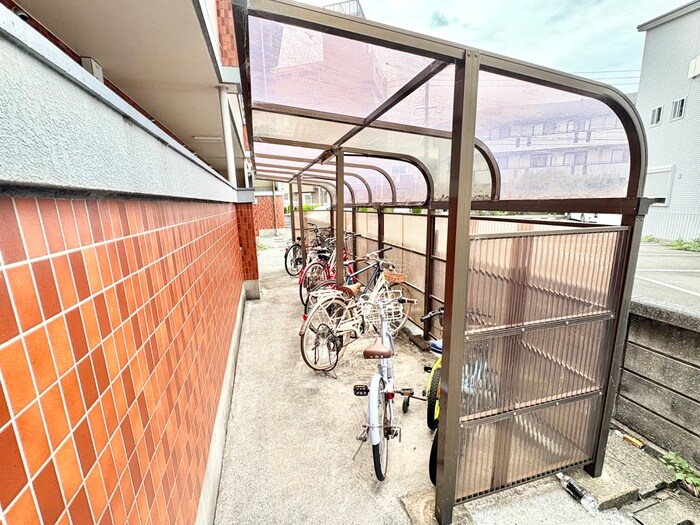 物件外観写真5　(駐輪場)