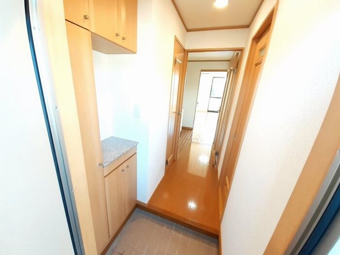 物件内観写真9　(玄関)