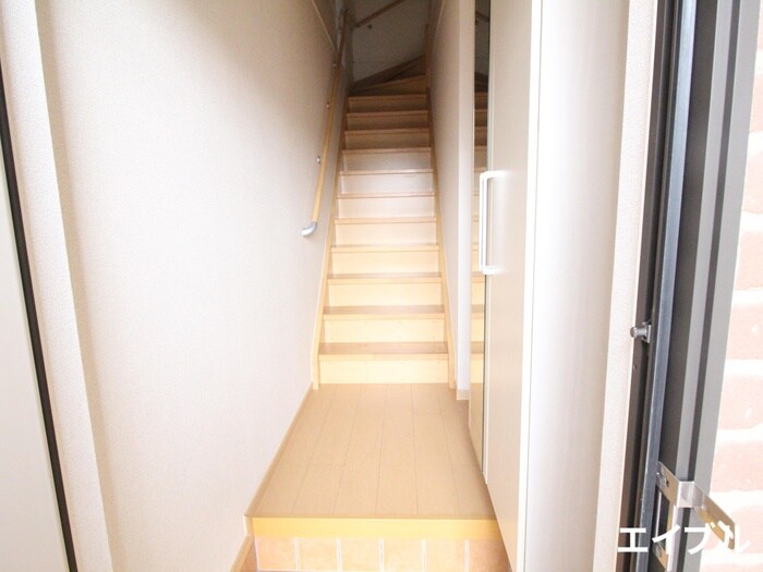 物件内観写真14　(玄関)