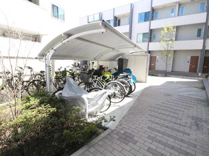 物件外観写真4　(駐輪場)