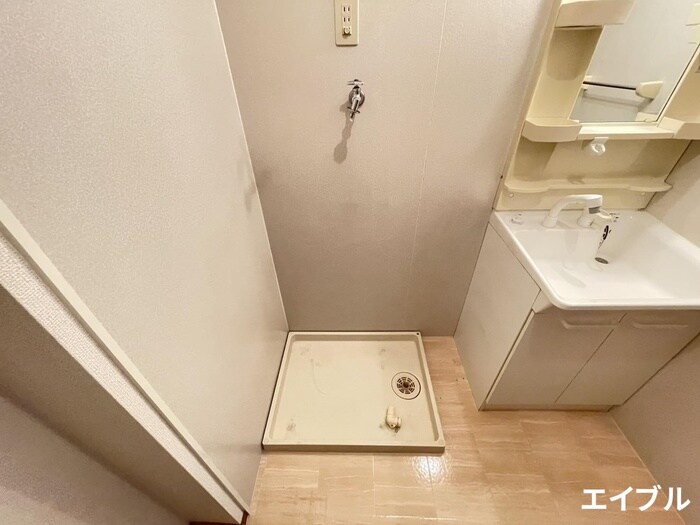 物件内観写真9　(洗濯機置場)