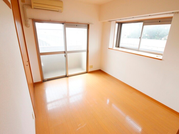 物件内観写真4　(居室)