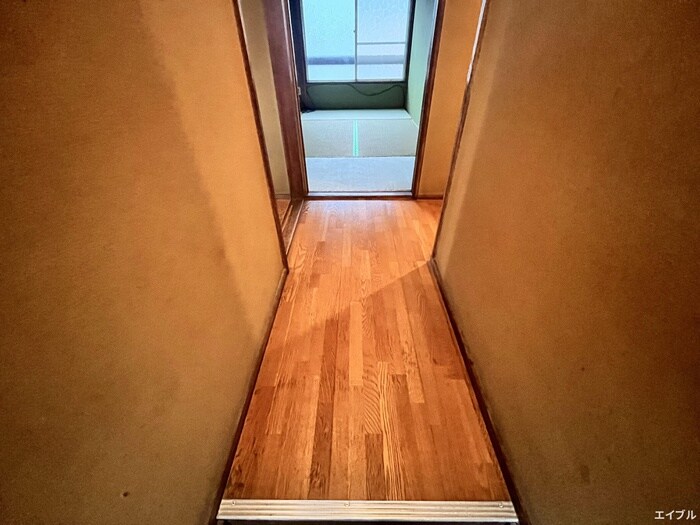物件内観写真13　(廊下)