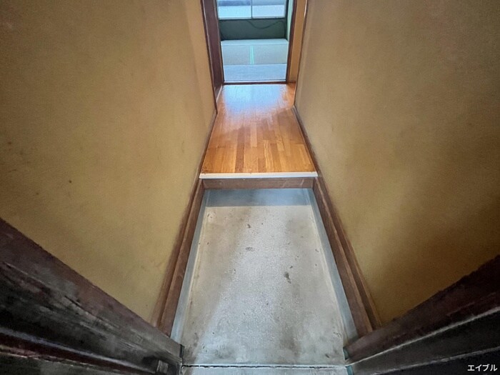 物件内観写真14　(玄関)