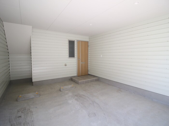 物件外観写真2　(駐車場)