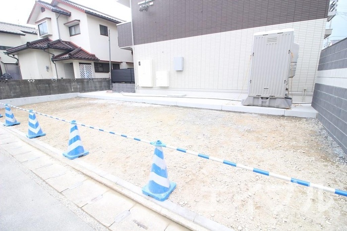 物件外観写真4　(駐車場)