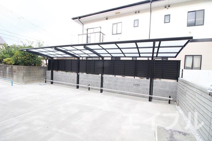 物件外観写真5　(駐輪場)