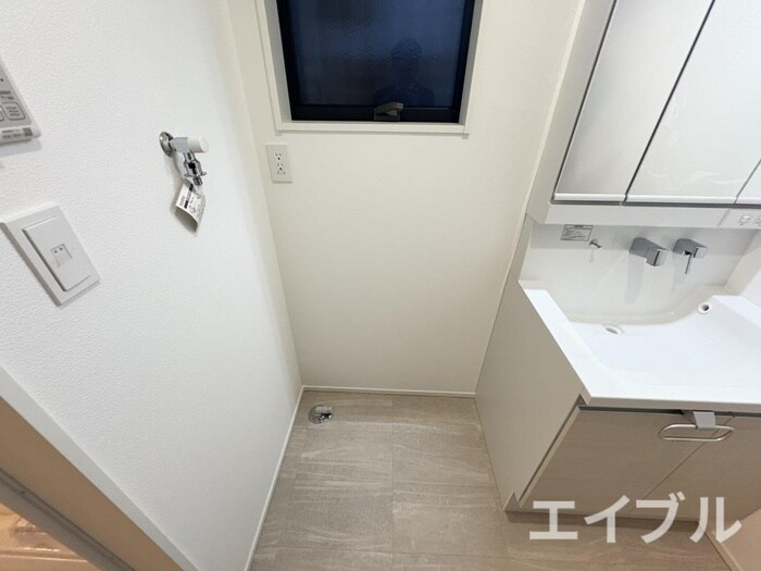 物件内観写真4　(洗濯機置場)