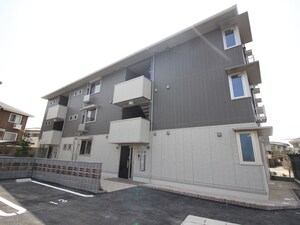 ｻﾝﾌｨｯﾄﾊｲﾂ十一号館外観写真