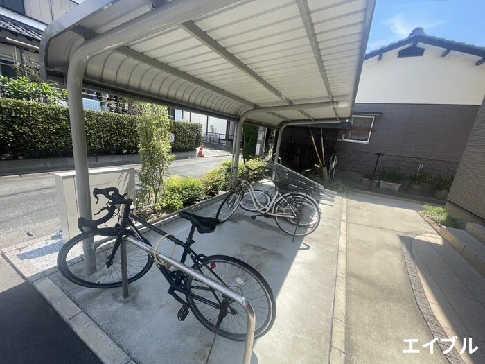 物件外観写真5　(駐輪場)