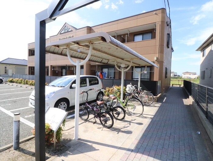 物件外観写真4　(駐輪場)