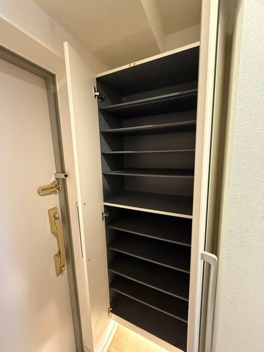 物件内観写真15　(靴箱)