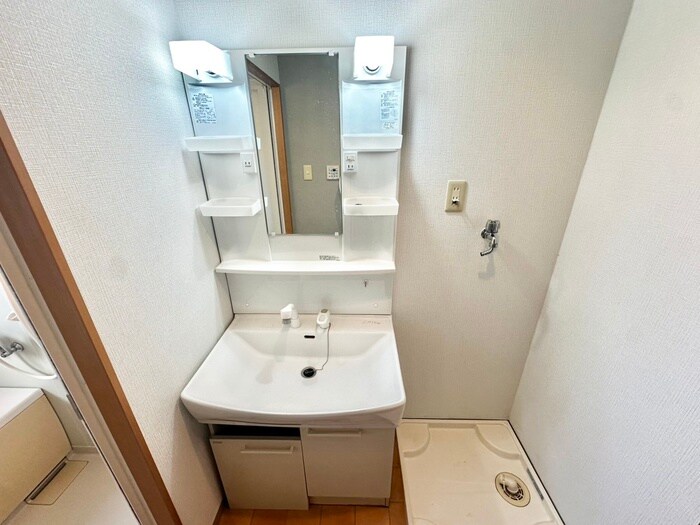 物件内観写真8　(洗面)