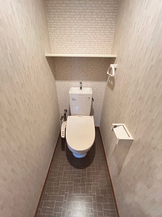 物件内観写真8　(トイレ)