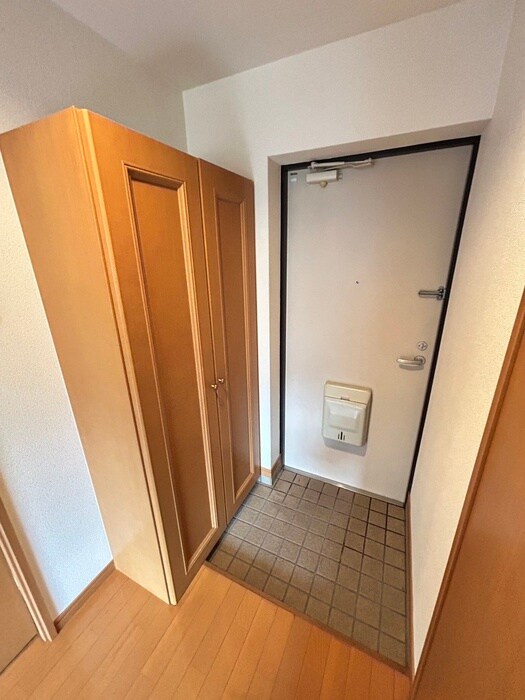 物件内観写真10　(玄関)