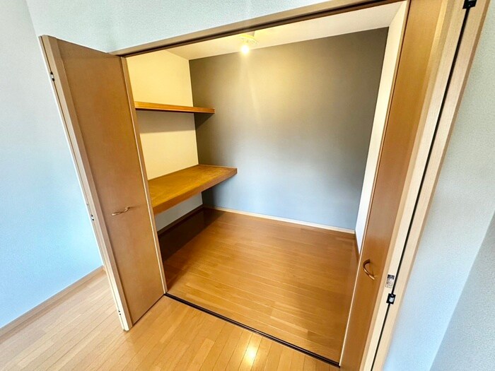 物件内観写真10　(収納)