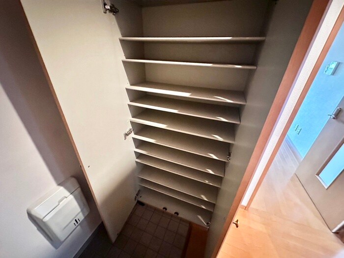 物件内観写真12　(靴箱)