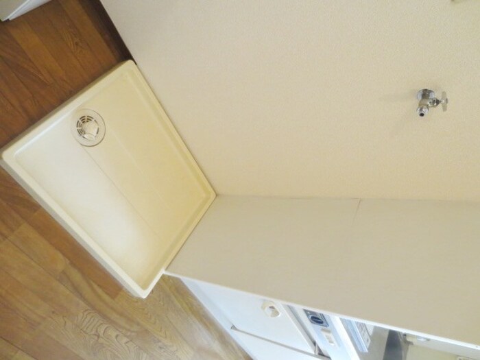 物件内観写真10　(洗濯機置場)