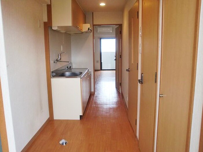 物件内観写真12　(廊下)