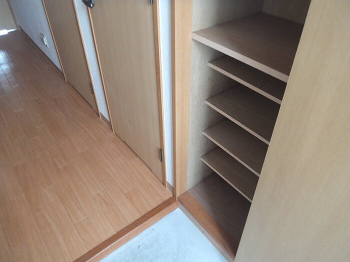 物件内観写真13　(靴箱)