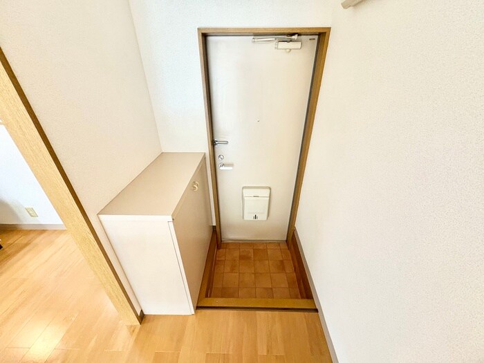 物件内観写真14　(玄関)
