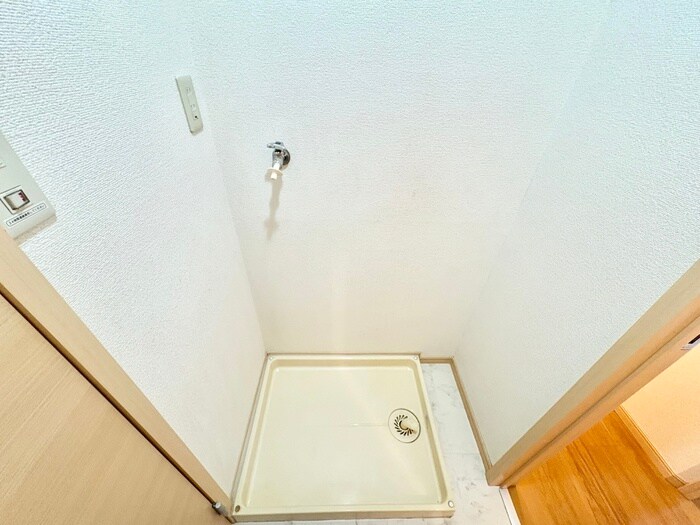 物件内観写真18　(洗濯機置場)