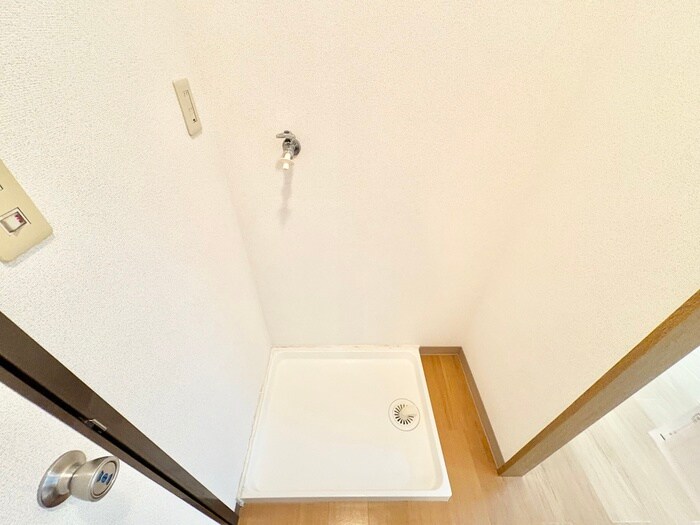 物件内観写真18　(洗濯機置場)