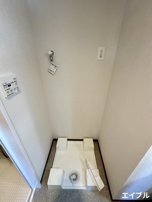 物件内観写真15　(洗濯機置場)