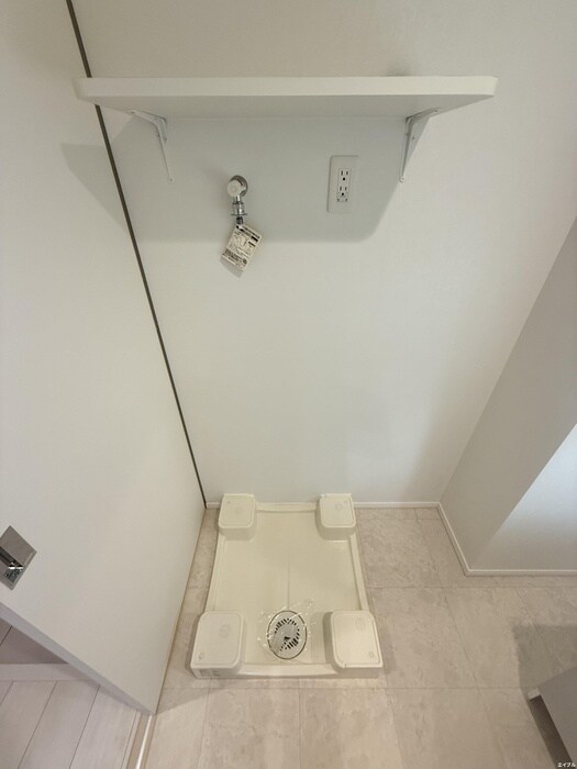 物件内観写真15　(洗濯機置場)