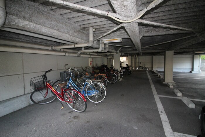 物件外観写真6　(駐輪場)
