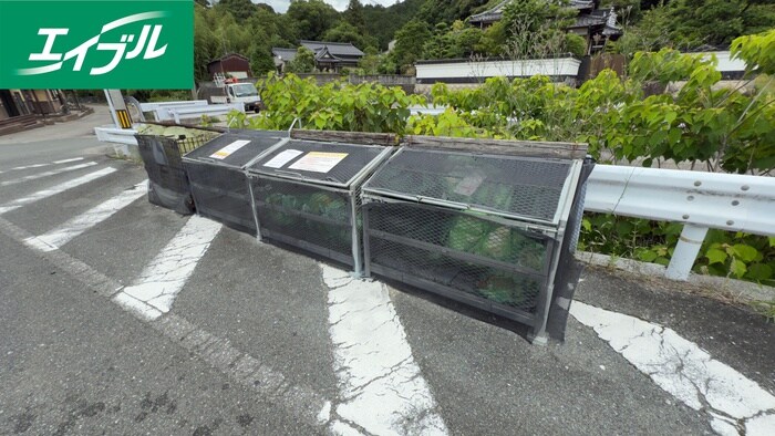 物件外観写真4　(建物設備)