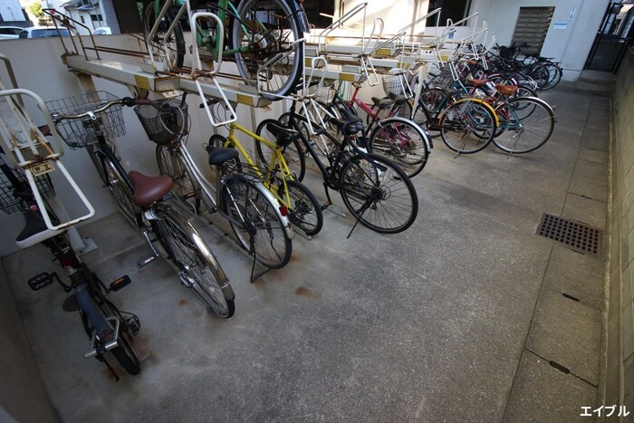 物件外観写真4　(駐輪場)
