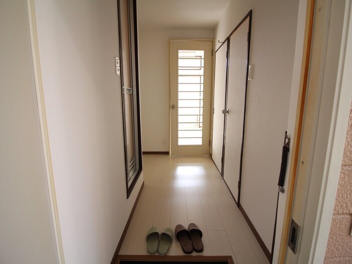物件内観写真14　(廊下)