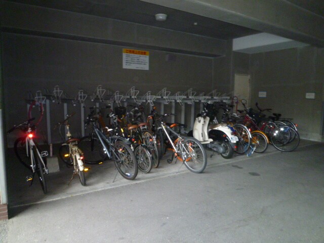 物件外観写真3　(駐輪場)